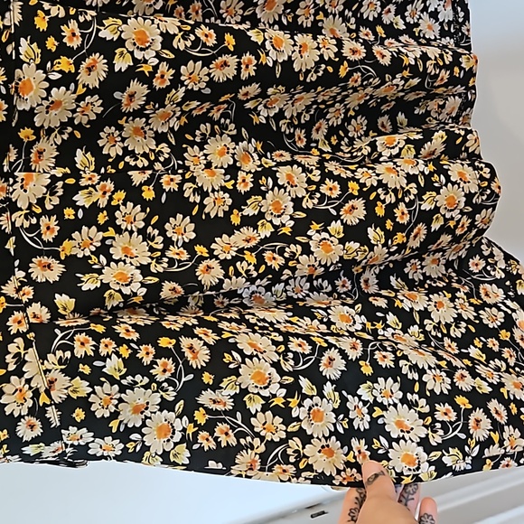 Flower Boohoo Romper - Picture 4 of 7